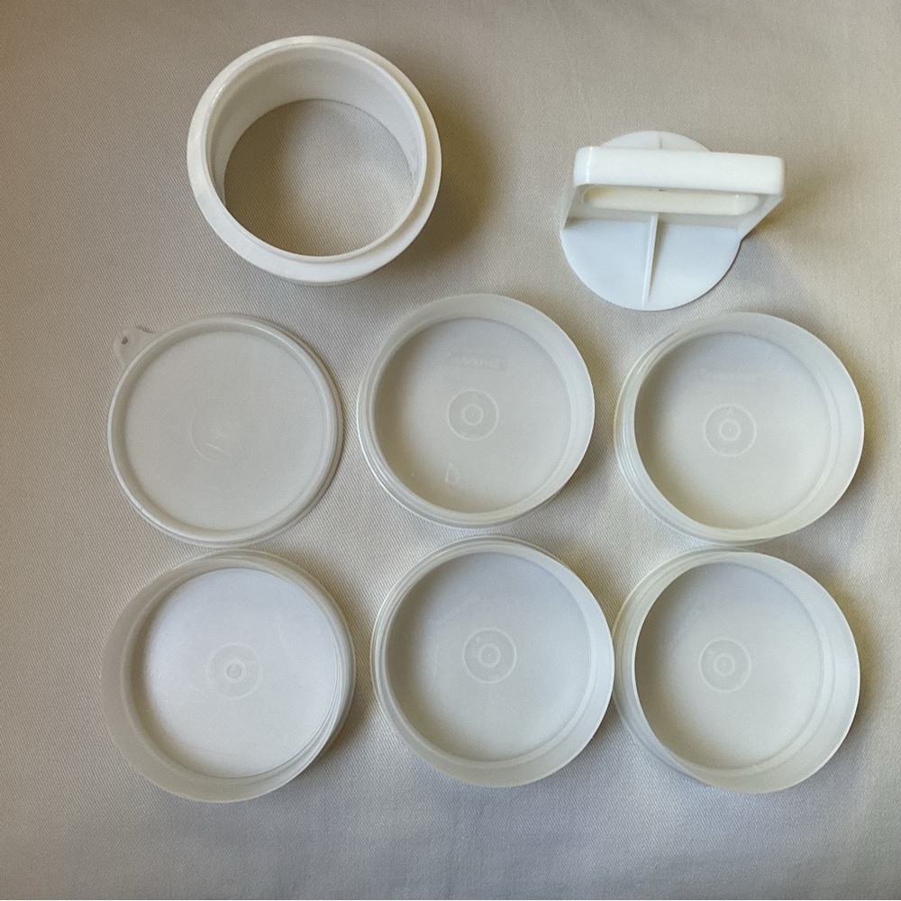 Tupperware Hamburger Patty Press & Keeper, Set of 5 - Picture 3 of 9